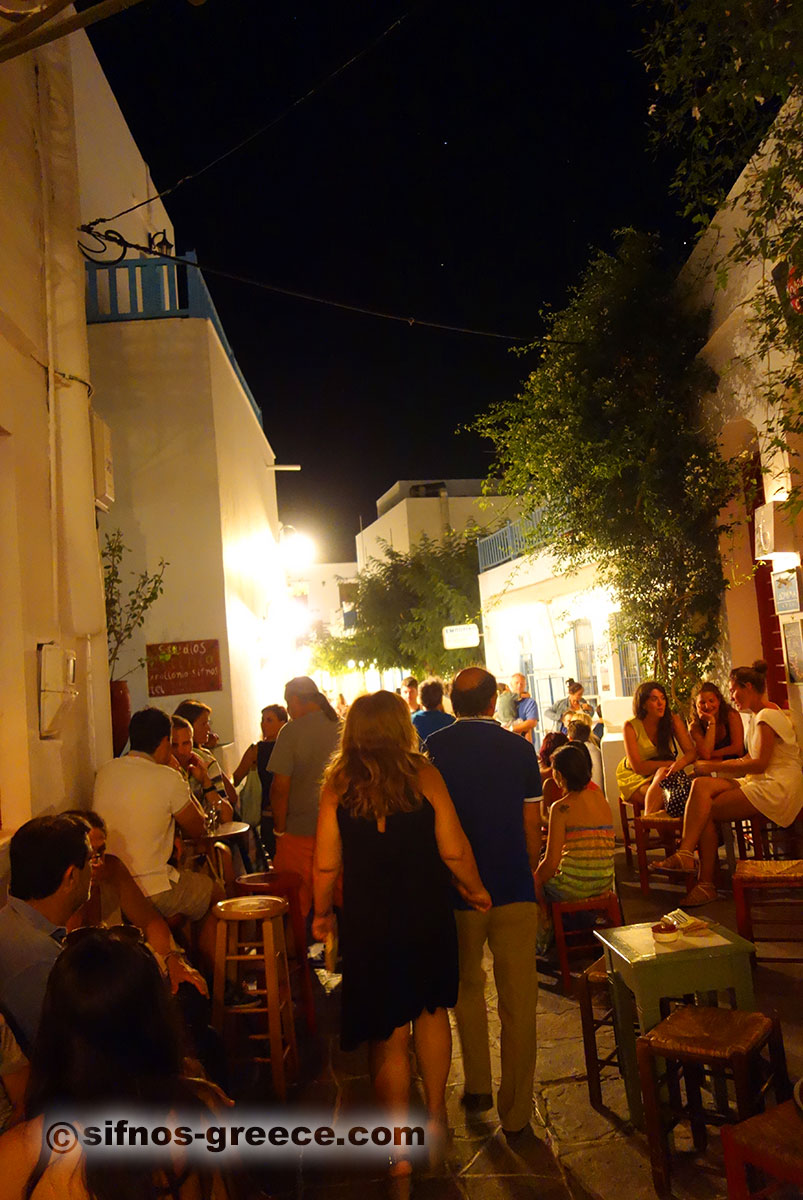La vita notturna a Sifnos