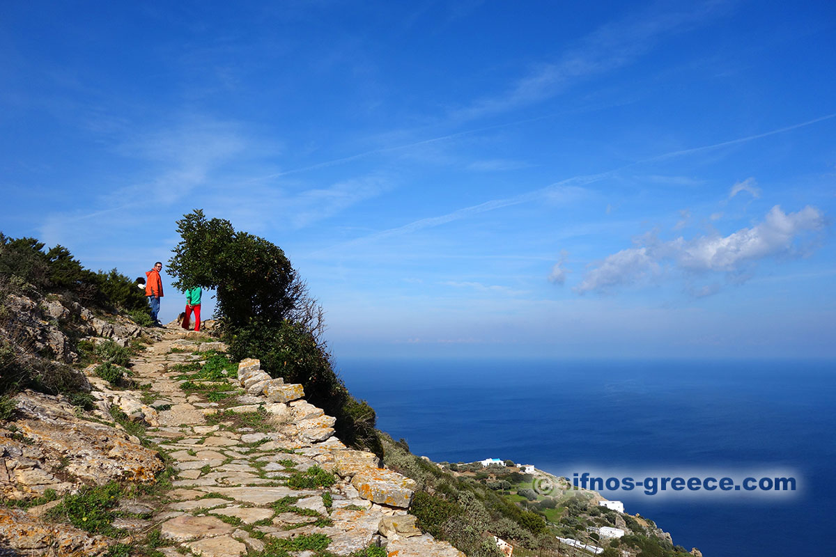 Il sentiero da Artemonas a Magana, con vista mare